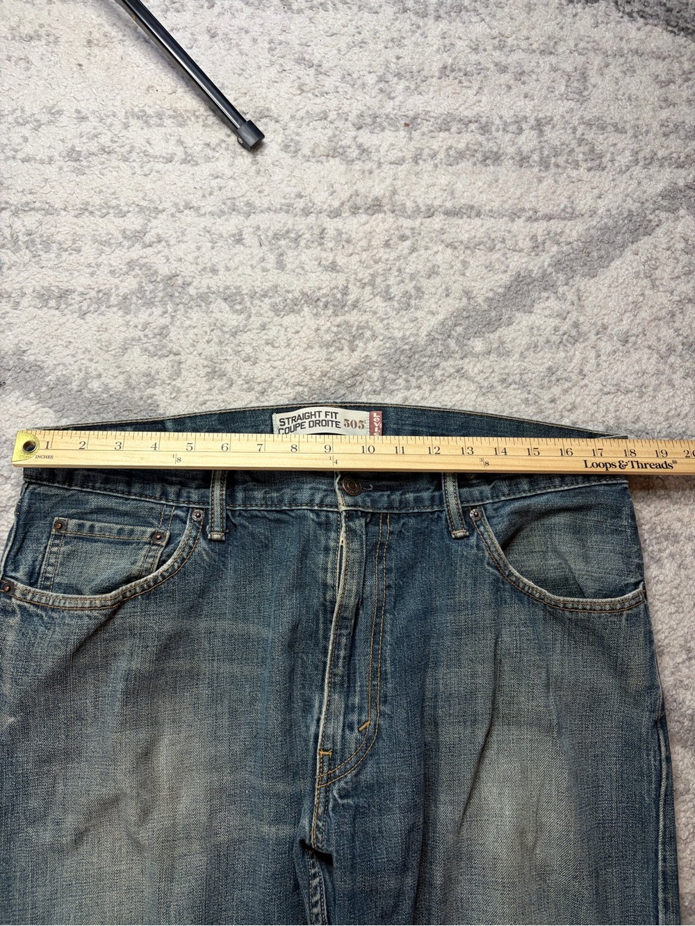 Levi’s 505 Straight Fit W36 L32 Medium Wash Distressed Y2K Jeans - Picture 7 of 9